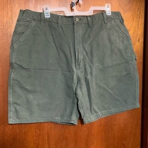 NWT size 44 men’s Carhartt shorts. 100% cotton